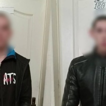 Двое оренбуржцев вытащили из автомобиля 90 000 рублей