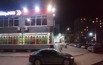 В Оренбурге школьник на самокате скатился по пандусу под колёса машины