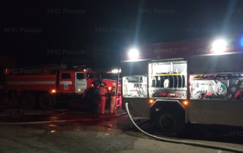 Всю ночь и утро в Бузулуке тушили пожар на элеваторе