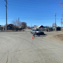 Пострадали двое: в Орске молодой водитель ВАЗ-2115 не уступил дорогу мопеду