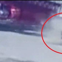 В Оренбурге на пересечении Донгузской и Механизаторов грузовик снёс «Ладу Ларгус»