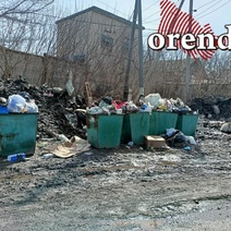 В Медногорске контейнерная площадка превратилась в грязную свалку