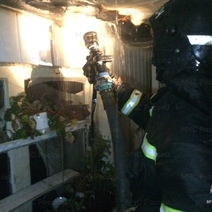 В Оренбурге на улице Соболева гора огонь повредил сразу три жилых дома