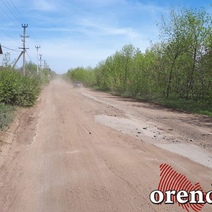 Пыль столбом: дорогу в СНТ «Ростоши» превратили из асфальтовой в грунтовую