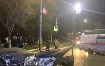 В Оренбурге гонщик на ВАЗе оказался в больнице, машина всмятку