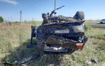 Двое пострадавших: В Беляевском районе на трассе перевернулся Land Cruiser