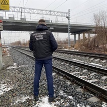 В Оренбургской области родные погибшего под поездом пьяного мужчины получат выплаты (18+)