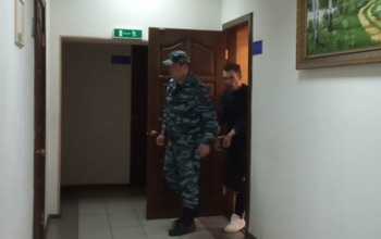 Военнослужащий из Оренбурга раскладывал «закладки» в Качкарском маре