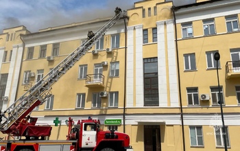 В Оренбурге полыхает объект культурного наследия на улице Советской