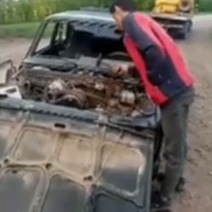 Житель Бугуруслана, нарушивший ПДД 62 раза, разбил авто молотком, чтобы не забирали на штрафстоянку