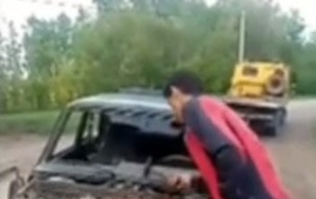 Житель Бугуруслана, нарушивший ПДД 62 раза, разбил авто молотком, чтобы не забирали на штрафстоянку