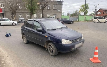 В Оренбурге по дороге в школу под машину попал 12-летний ребенок