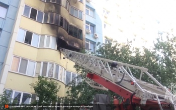 В Оренбурге загорелась квартира в многоэтажке на Транспортной