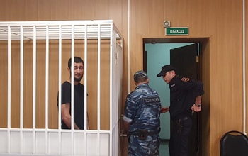 В Оренбурге экс-военного, надругавшегося над 11-летней девочкой, приговорили к 14 годам колонии (18+)