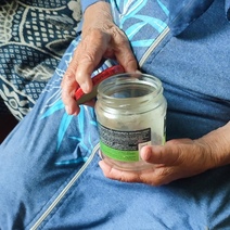 Под Бугурусланом мужчина с ножом отнял у старушки банку с мелочью