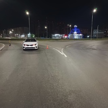 В Оренбурге под колёса «КИА» попала 17-летняя девушка на электросамокате