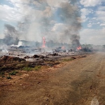 В Орске тушат несанкционированную свалку