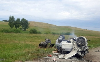Обе машины, попавшие в жуткое ДТП в Челябинской области, были с оренбургскими номерами (18+)