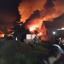 В Орске на пожаре погиб мужчина и пострадала женщина (18+)