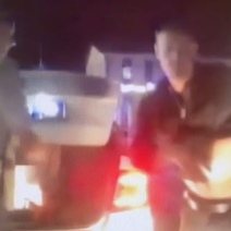 В Оренбурге около заправки мужчина выбросил из салона водителя и уехал на его авто