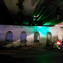 На машину упала балка с моста: семья из Орска требует компенсацию