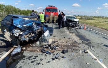 В Новоорском районе в страшном ДТП погиб человек и трое пострадали (18+)