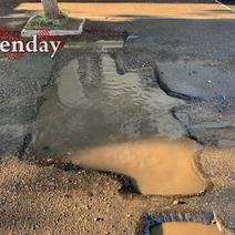 Наступила в яму и сломала ногу: оренбурженка отсудила у мэрии 100 000 рублей