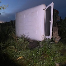 В Асекеевском районе спасатели деблокировали пострадавшего в ДТП водителя УАЗа