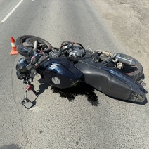 В Новотроицке байкер упал с мотоцикла, скрываясь от полицейских