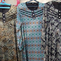 Модницы Оренбурга остались без узбекских платьев расцветки «леопард»