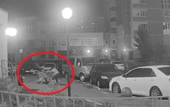 В Оренбурге мужчина, напавший на экс-супругу с ножом прямо на улице, заплатит 350 000 рублей (18+)