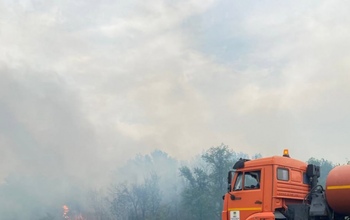 В районе сел Городище и Никольское бушует сильный пожар