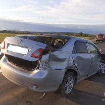 В Бузулукском районе Toyota сбросила в кювет ВАЗ, пострадали мужчина и подросток