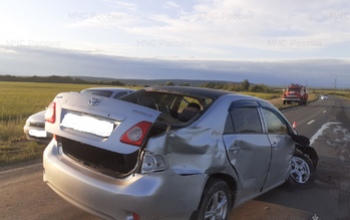 В Бузулукском районе Toyota сбросила в кювет ВАЗ, пострадали мужчина и подросток