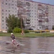 В Оренбурге по реке «Амурской» гоняли серфингисты