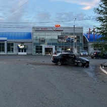 В Оренбурге произошло мощное столкновение Chevrolet и LADA