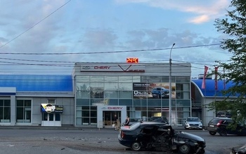 В Оренбурге произошло мощное столкновение Chevrolet и LADA