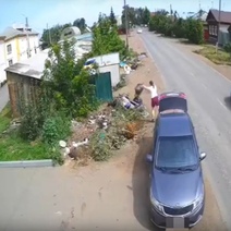 А потом жалуются на свалки: в Бузулуке нарушителей у мусорок снимают камеры