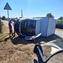 В Орске после столкновения с «ВАЗом» опрокинулась «Газель»