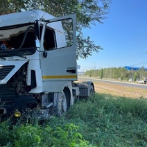 В Оренбурге МАЗ протаранил теплотрассу
