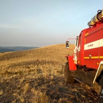 На востоке Оренбургской области полыхают два серьезных ландшафтных пожара