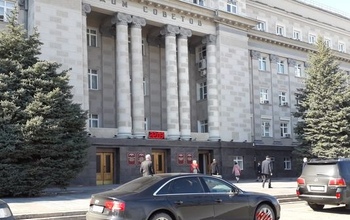 Стал известен подрядчик, который заменит плитку у Дома Советов в Оренбурге