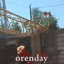 В Оренбурге на стройке академии настольного тенниса упал башенный кран