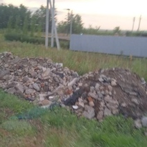 Вместо дороги - горы булыжников: дачники не могут попасть на свои участки