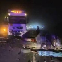 В Оренбуржье легковушка протаранила две фуры на 