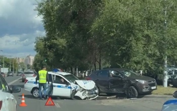 В Оренбурге полицейский автомобиль попал в серьезное ДТП