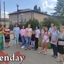 Оренбургские школы: класс с одним окном и раздевалка в туалете