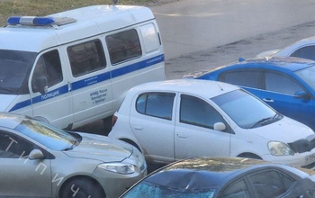 В Оренбурге с 9 этажа выпал мужчина (18+)
