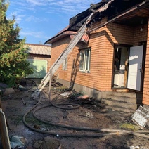 В Оренбурге горел недавно отстроенный дом