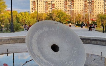 В Оренбурге в сквере им. Ф.Э. Дзержинского снова «прилегла» чаша фонтана